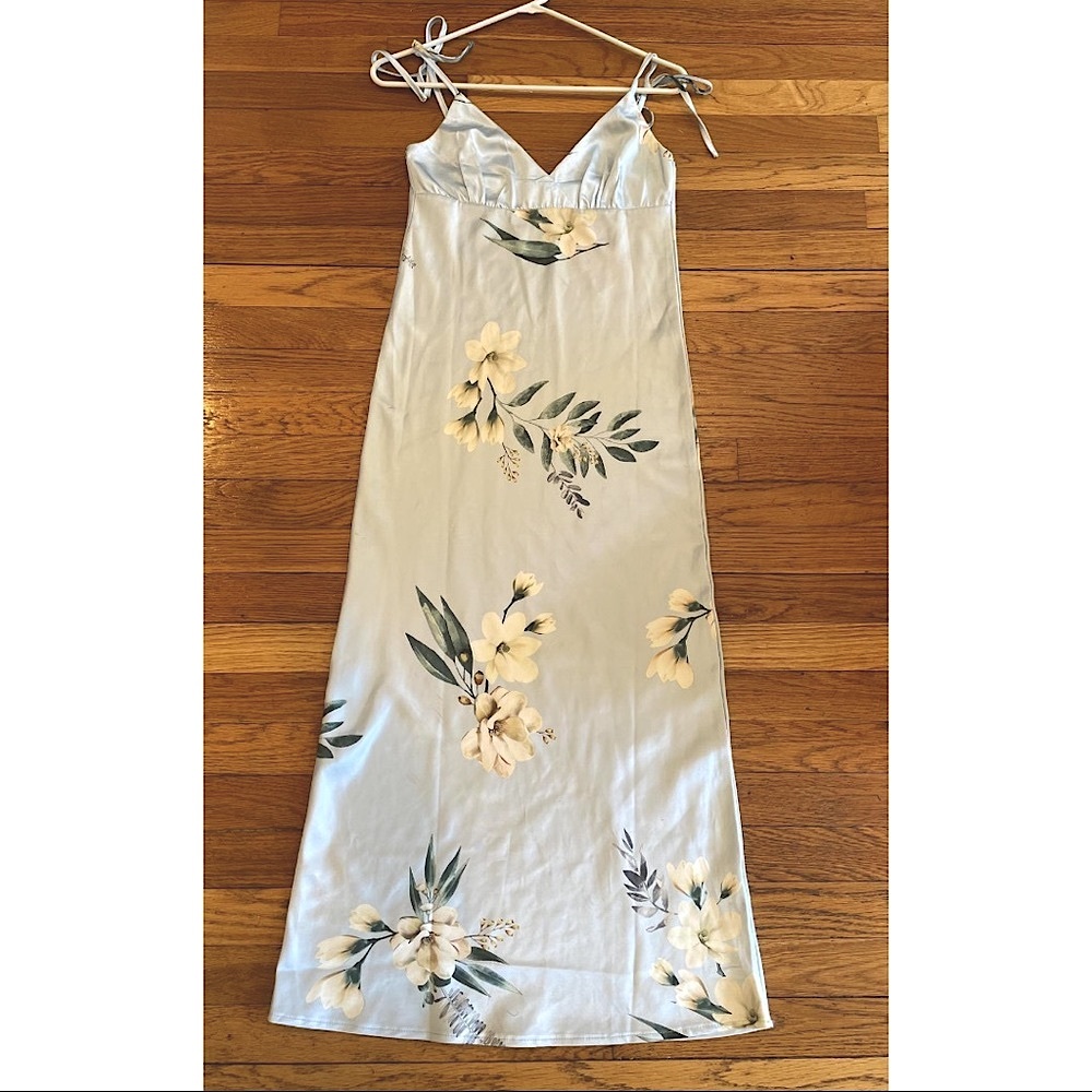 Hello Molly - Blue Floral Midi Dress